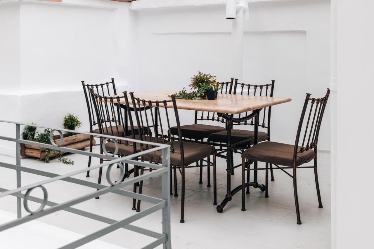 Monastiraki-Psiri, Old Town, 3-Bdr Apt, Sleep 6-10P, Spacious Court Yard Афіни Екстер'єр фото