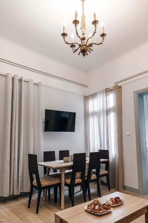 Monastiraki-Psiri, Old Town, 3-Bdr Apt, Sleep 6-10P, Spacious Court Yard Афіни Екстер'єр фото